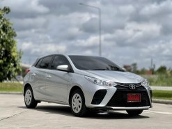 2022 Toyota YARIS 1.2 Entry รถเก๋ง 5 ประตู ไมล์น้อย วารันตีศูนย์เหลืออีก 3 ปี 100,000 km.